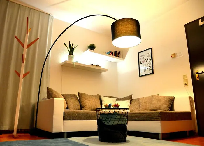 Relaction, Bis 4 Personen, 300m Zum Lift! Skiverleih 30m! Erdgeschoss Mit Terasse! Wifi! * Winterberg